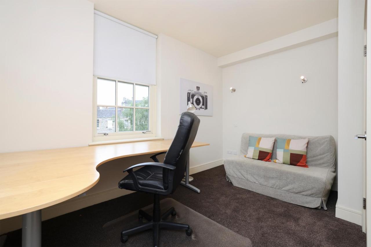 Ferienwohnung Joivy Spacious 2 Bed,2 Bath Flat, Free Parking And Rooftop Terrace Edinburgh Exterior foto