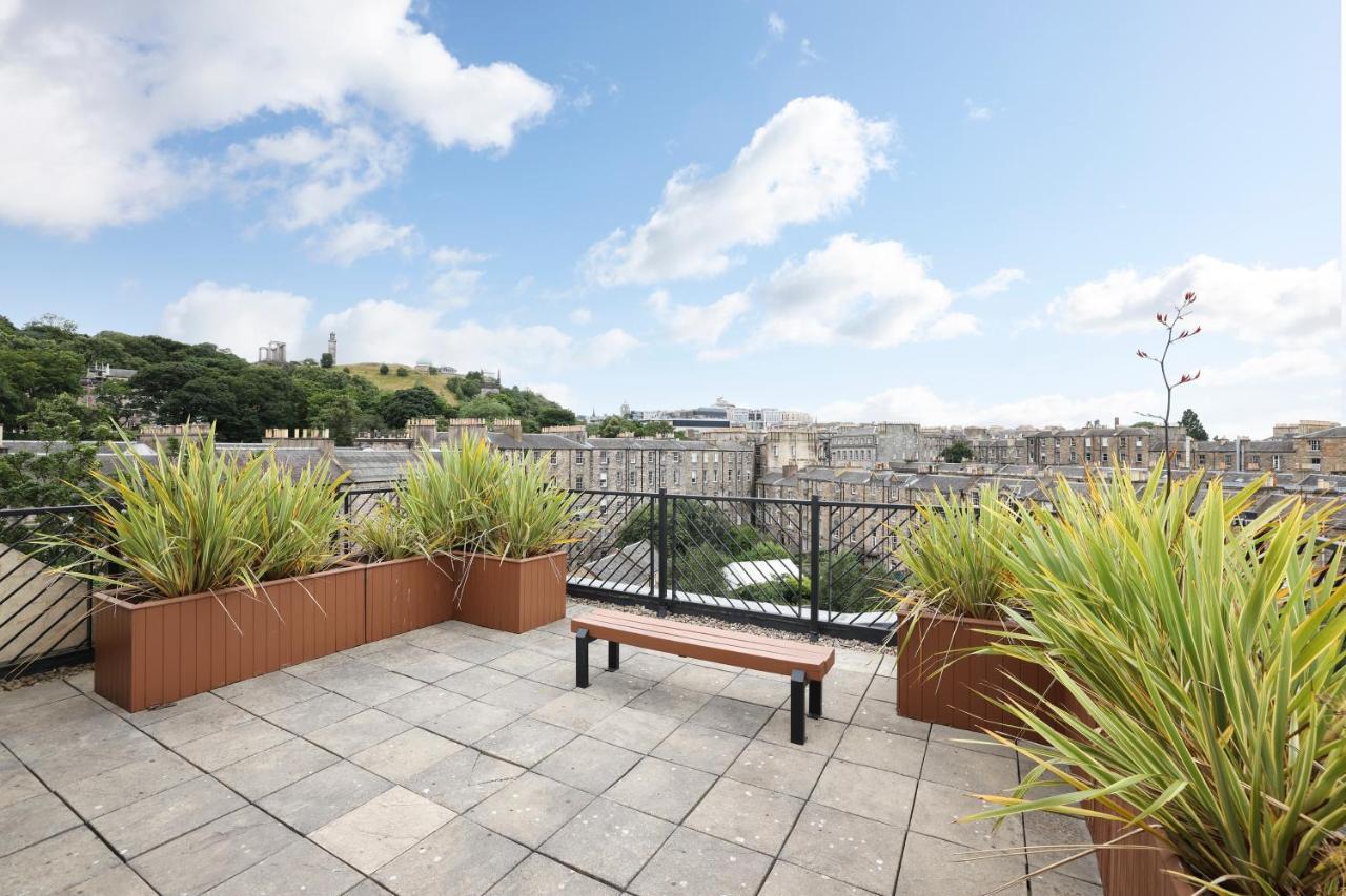 Ferienwohnung Joivy Spacious 2 Bed,2 Bath Flat, Free Parking And Rooftop Terrace Edinburgh Exterior foto