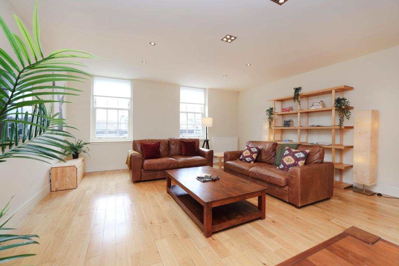 Ferienwohnung Joivy Spacious 2 Bed,2 Bath Flat, Free Parking And Rooftop Terrace Edinburgh Exterior foto